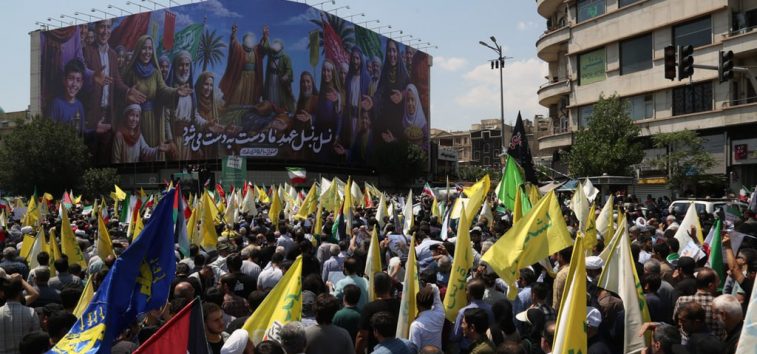 <a href="https://archive.almanartv.com.lb/3290267">L&rsquo;Iran promet à Israël &laquo;&nbsp;les portes de l&rsquo;enfer&nbsp;&raquo;… « une guerre de plusieurs années »…« qui fera regretter ses actes à l’ennemi »</a>